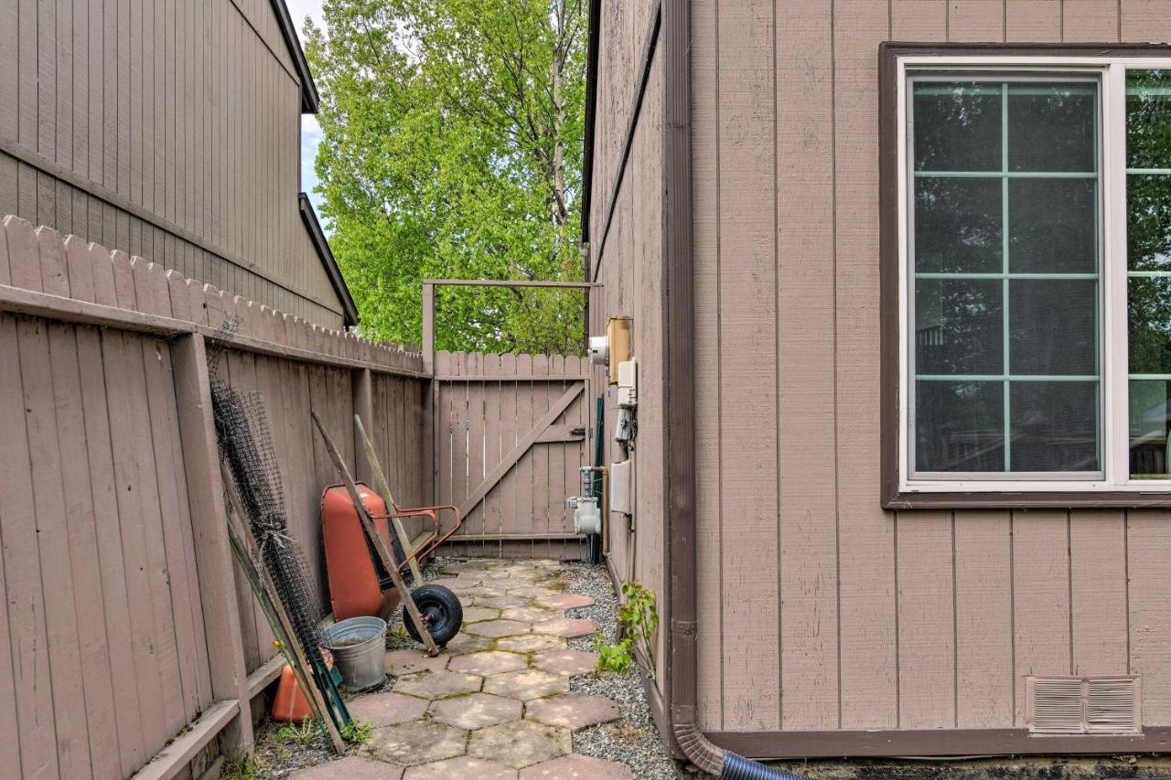 Pet Friendly Anchorage Retreat With Deck And Yard 빌라 외부 사진