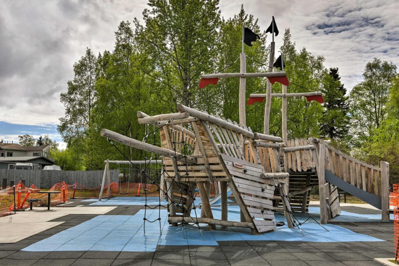 Pet Friendly Anchorage Retreat With Deck And Yard 빌라 외부 사진