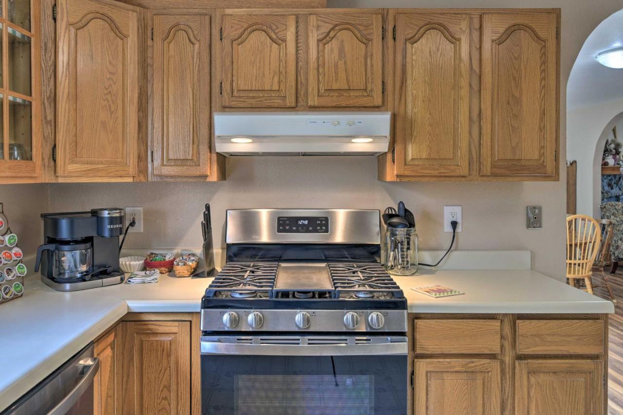 Pet Friendly Anchorage Retreat With Deck And Yard 빌라 외부 사진